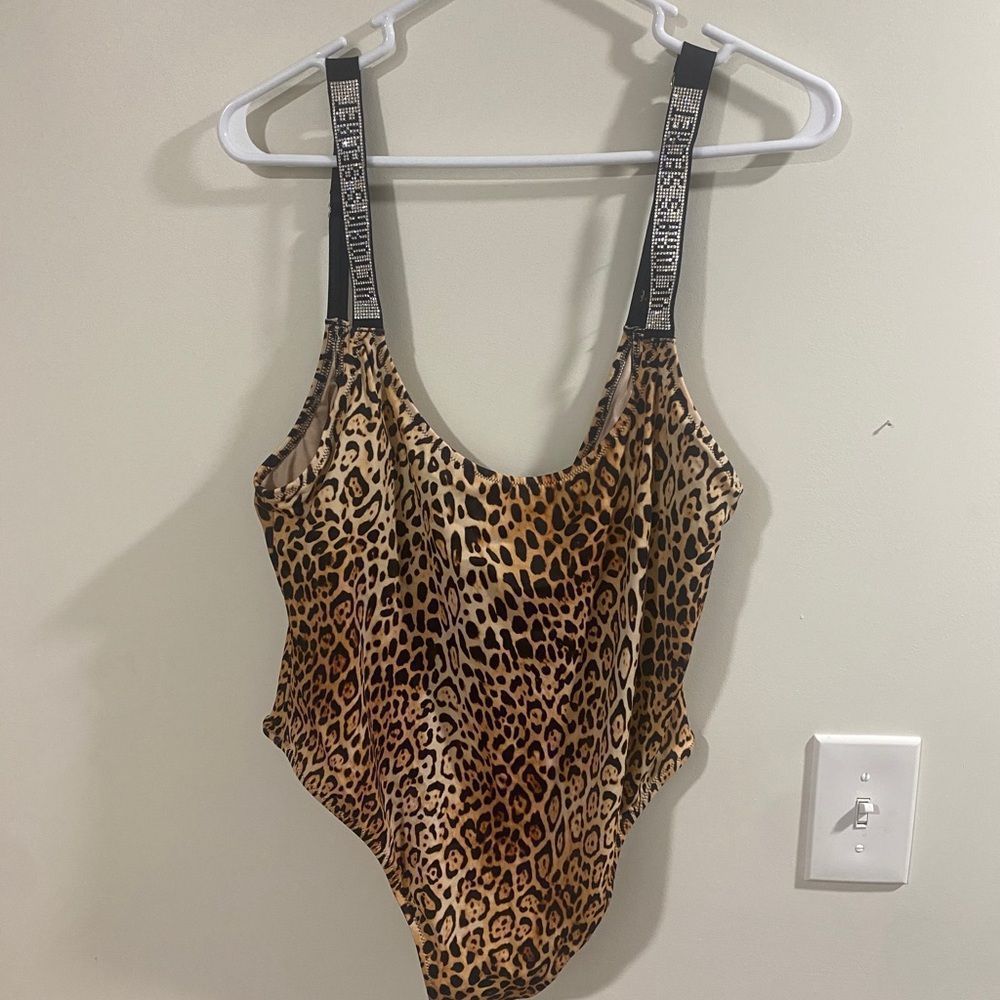 Victoria Secret rhinestone  Strap leopard print One Piece Swimsuit size L